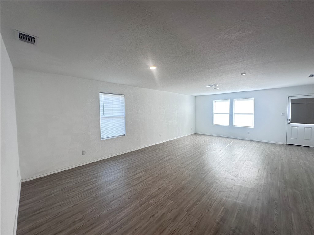 2722 Winterfell St Property Photo 3