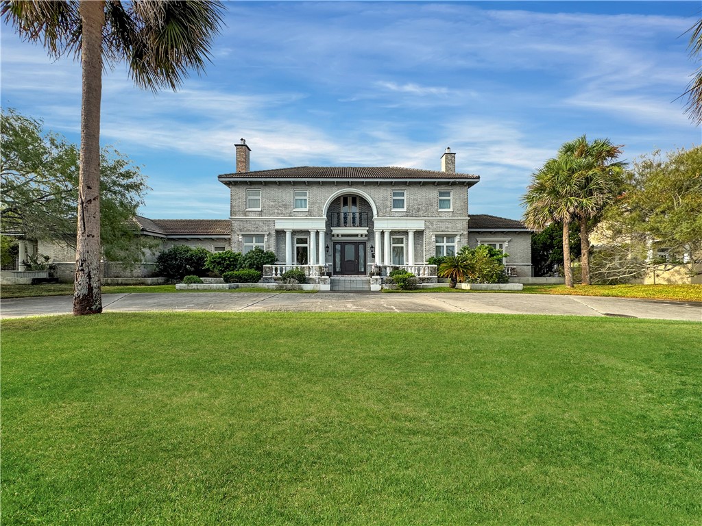 5001 Ocean Dr Property Photo