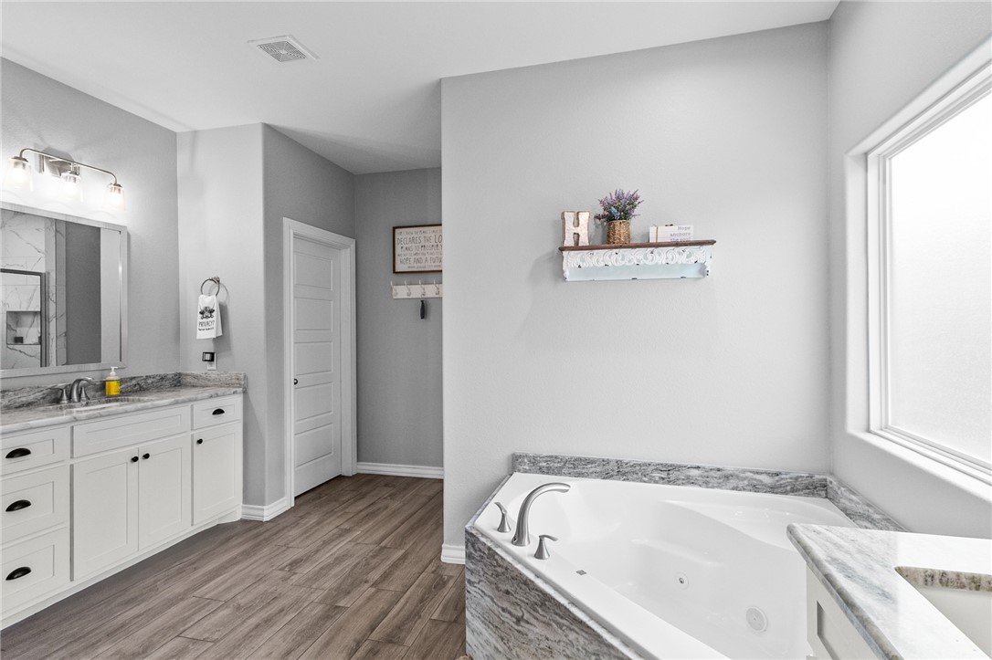 6730 Keyan Dr Property Photo 14