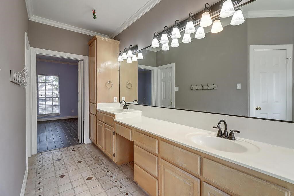 7810 Duchess St Property Photo 30