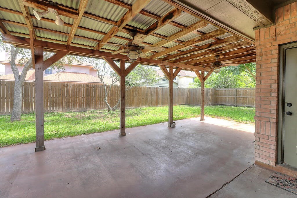 7810 Duchess St Property Photo 37