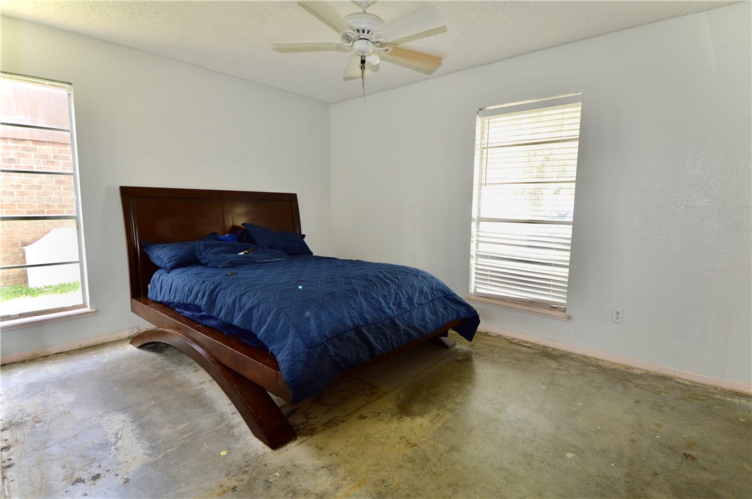 965 Raven St Property Photo 11