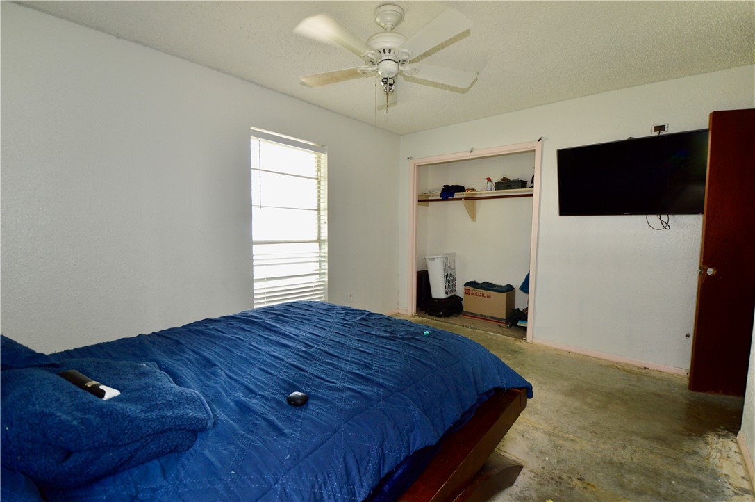 965 Raven St Property Photo 12