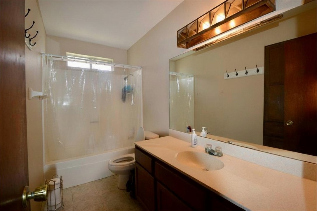 965 Raven St Property Photo 13