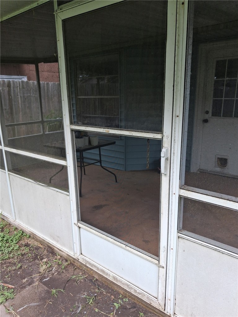 965 Raven St Property Photo 15