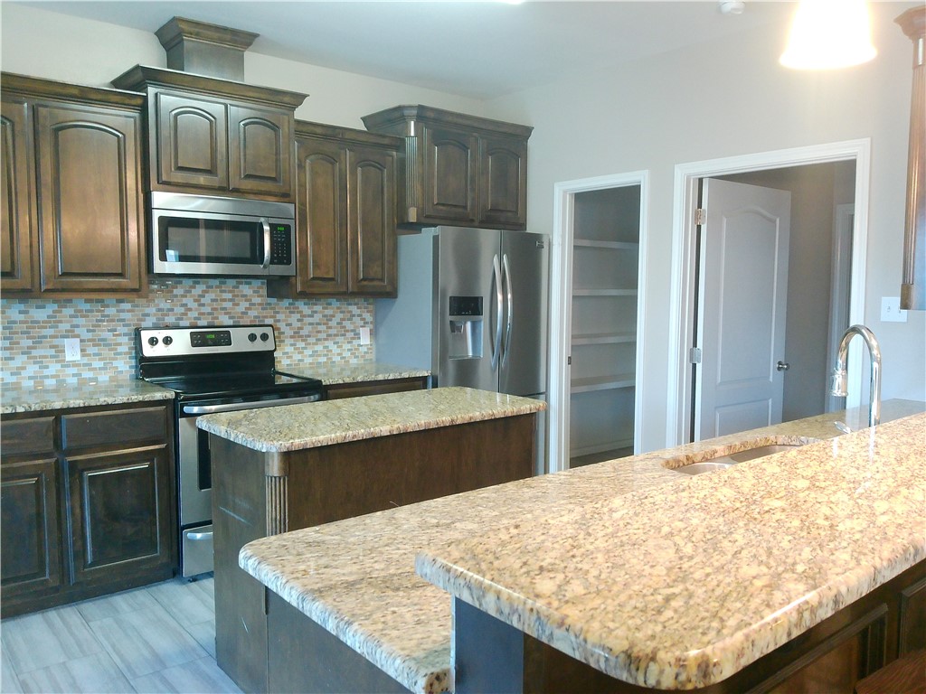 1117 Sambar Property Photo 2