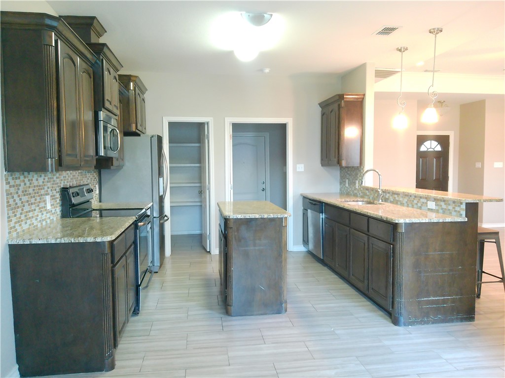1117 Sambar Property Photo 3