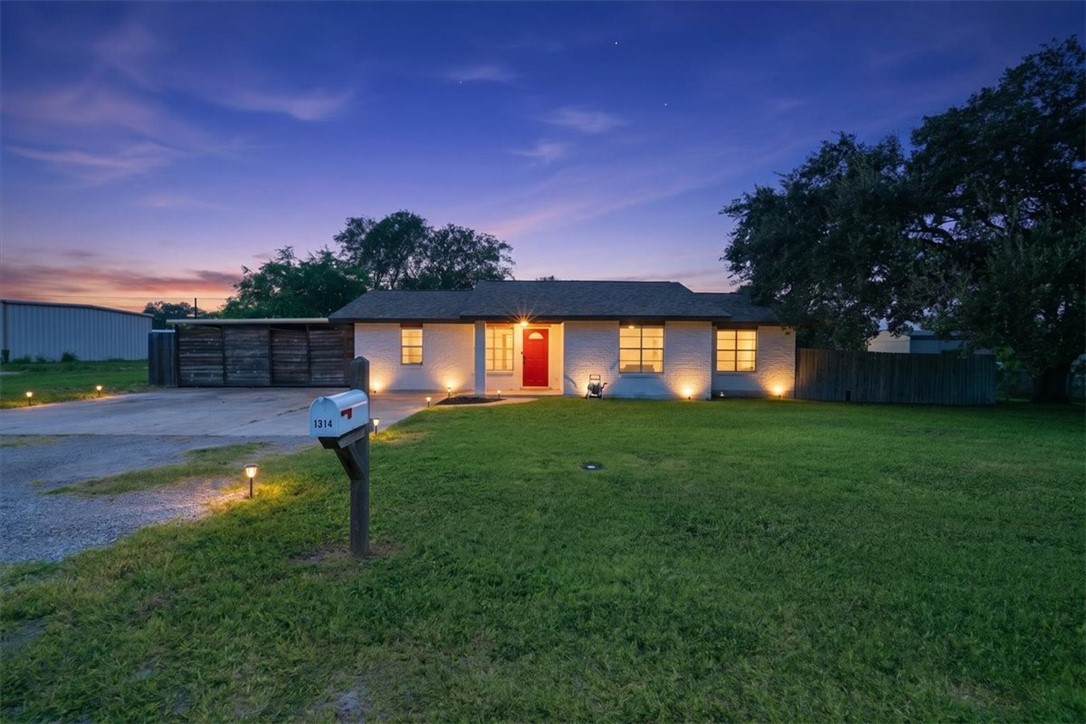 1314 Mark St Property Photo 1
