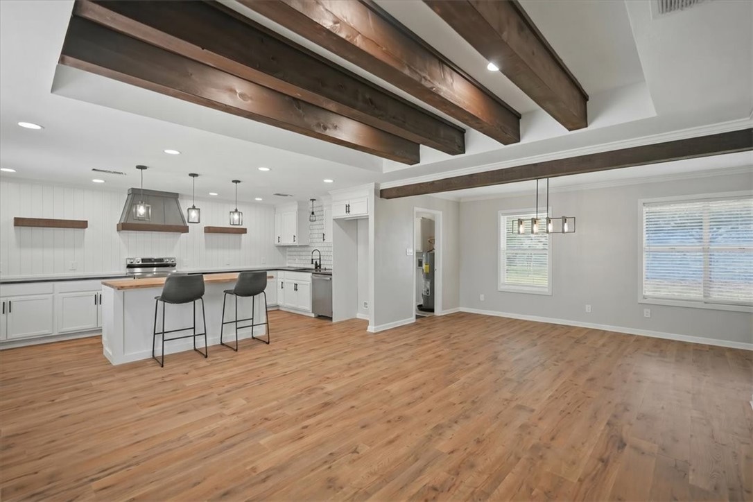 1314 Mark St Property Photo 3