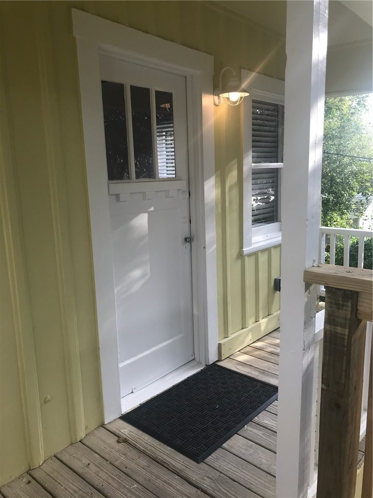 446 Cole St Property Photo 3