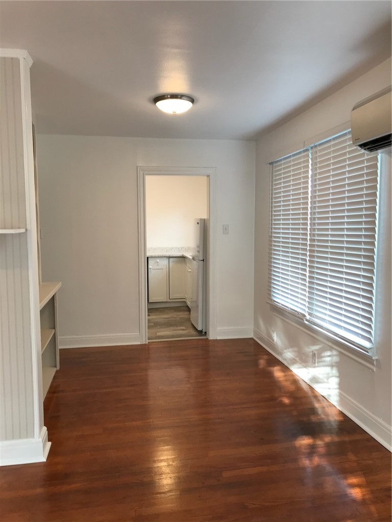 446 Cole St Property Photo 5