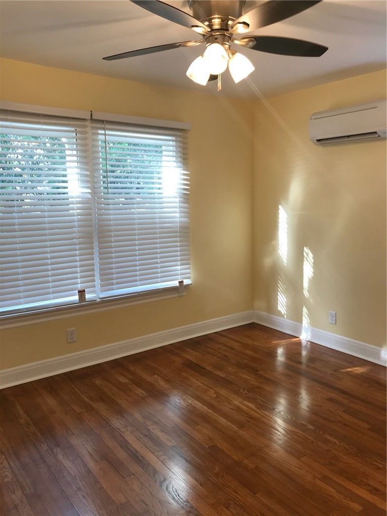 446 Cole St Property Photo 10