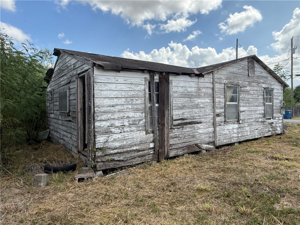 314 N Francis St Property Photo 4