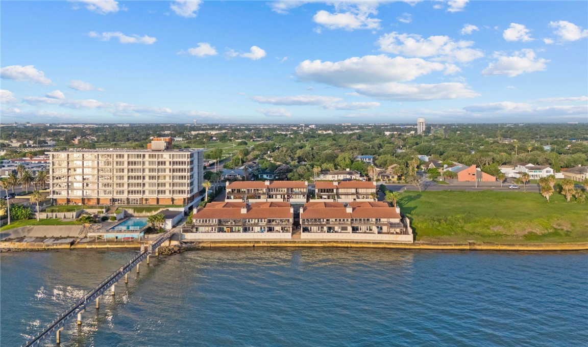 4270 Ocean Dr 2 Property Photo