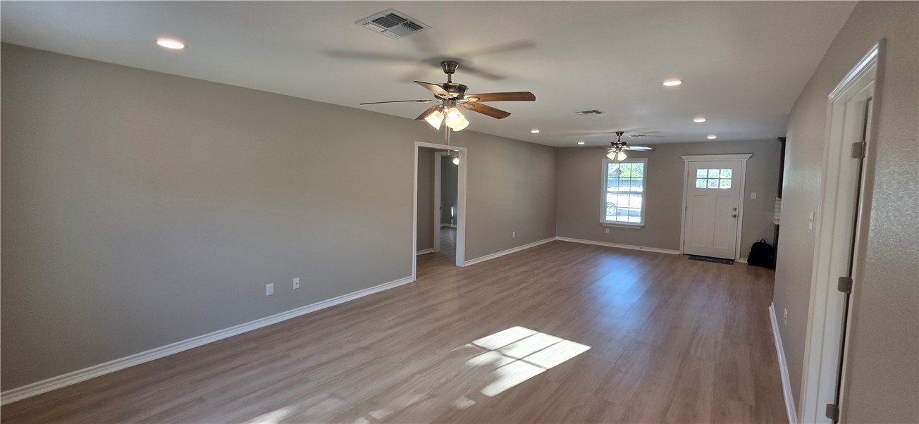 905 N Pearl St Property Photo 6