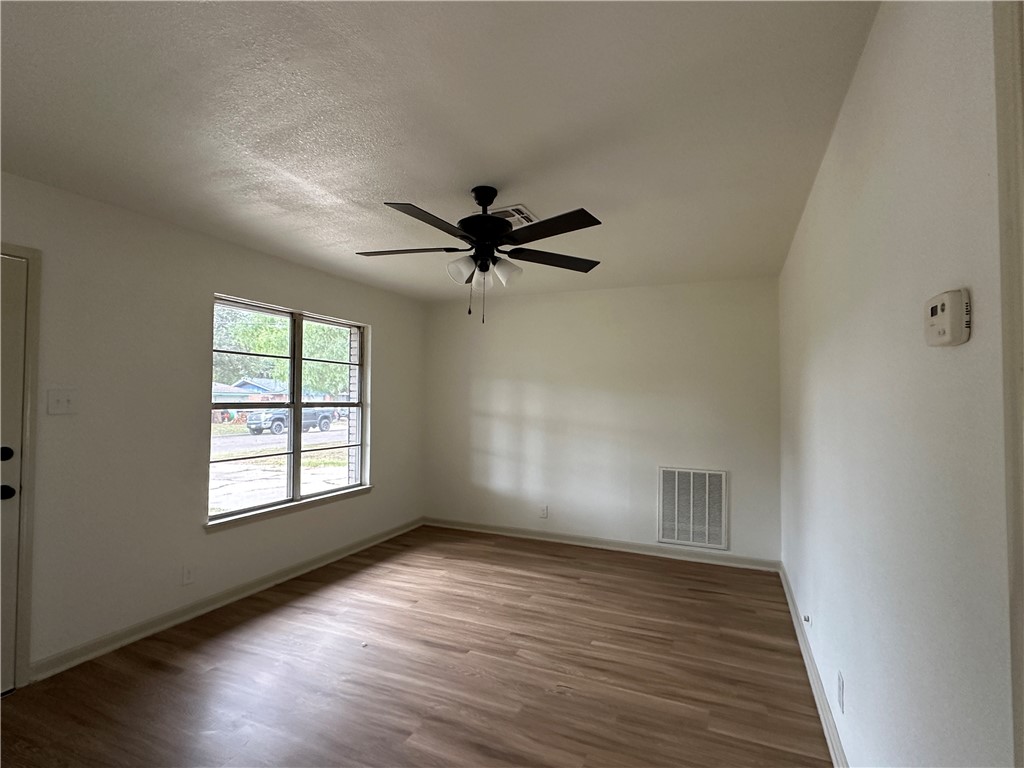129 N Janin Property Photo 2