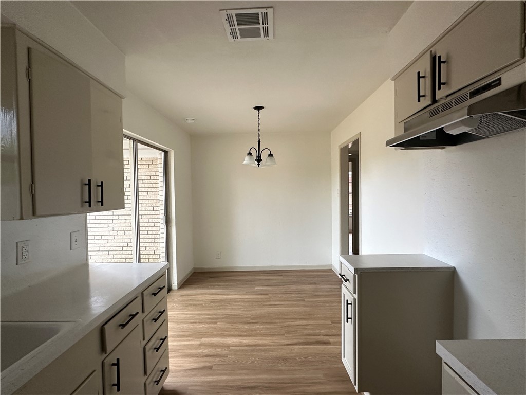 129 N Janin Property Photo 4
