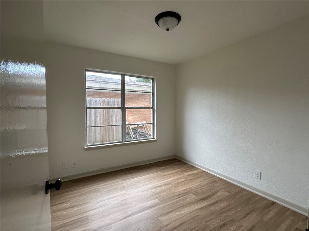 129 N Janin Property Photo 6