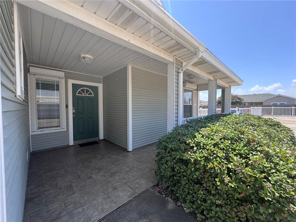 15649 Palmira Ave B Property Photo 6