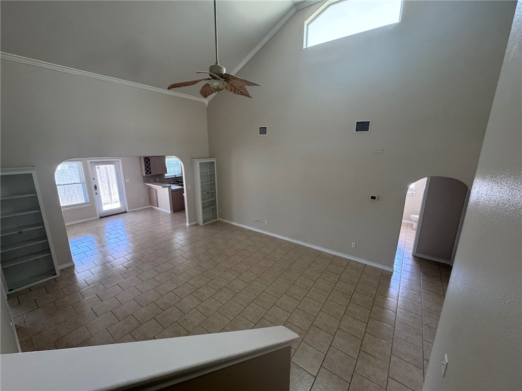 15649 Palmira Ave B Property Photo 8