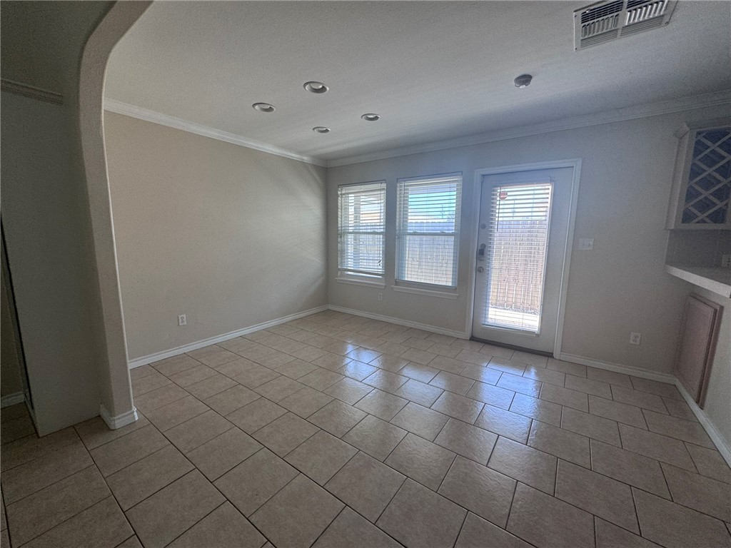 15649 Palmira Ave B Property Photo 10
