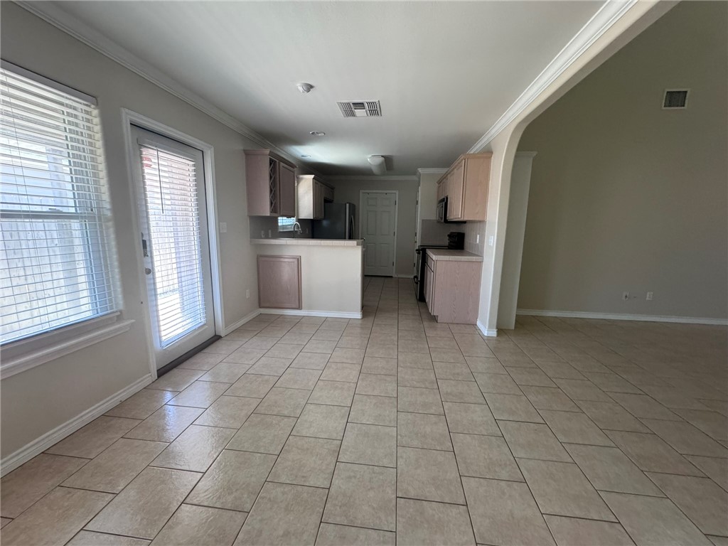 15649 Palmira Ave B Property Photo 11