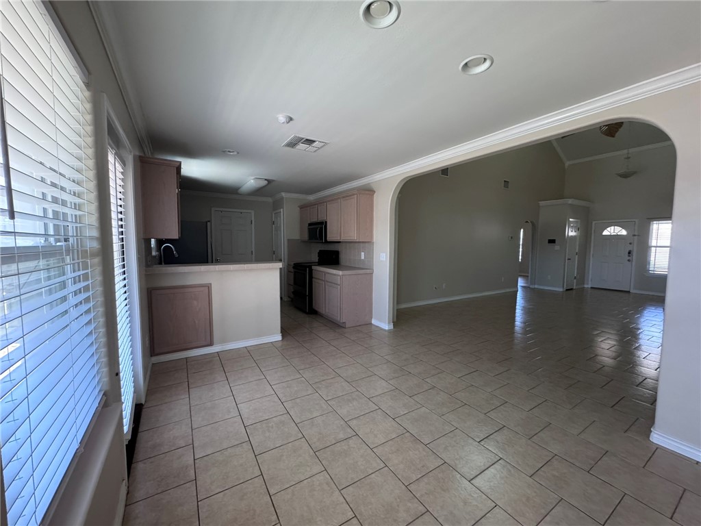 15649 Palmira Ave B Property Photo 13