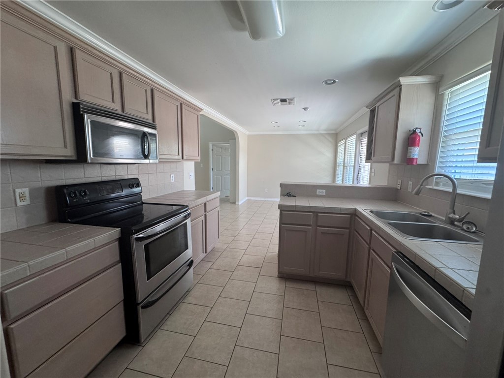 15649 Palmira Ave B Property Photo 14