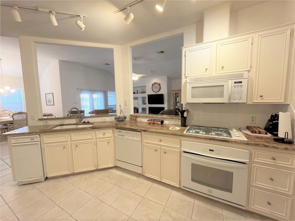 13557 Bullion Ct Property Photo 9