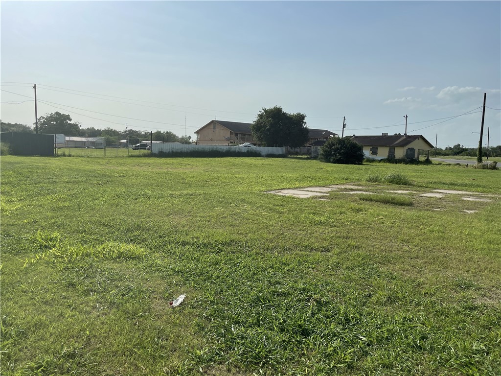 1320 S Hwy 281 Bus (taylor Property Photo 6