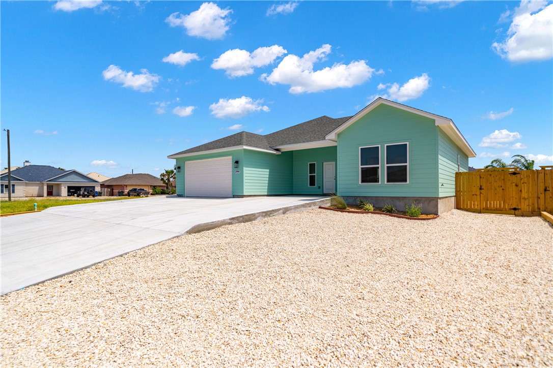 13906 Skysail St Property Photo 2