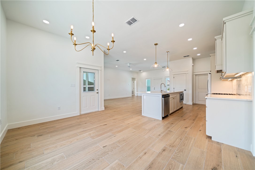 13906 Skysail St Property Photo 8