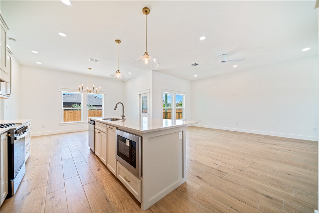 13906 Skysail St Property Photo 12