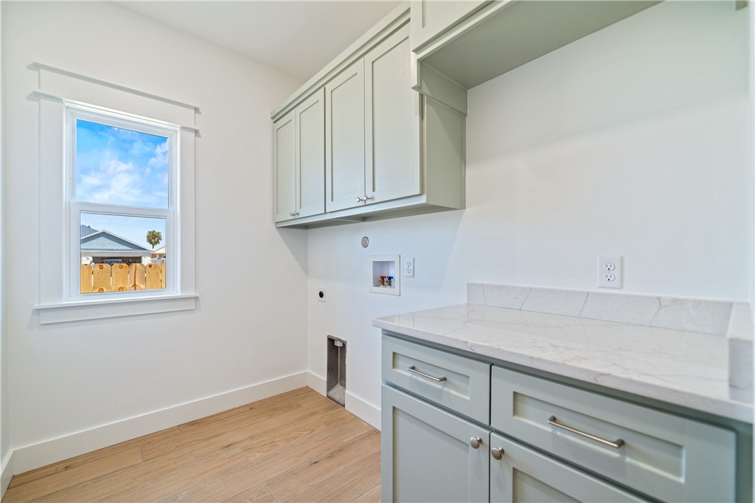 13906 Skysail St Property Photo 13