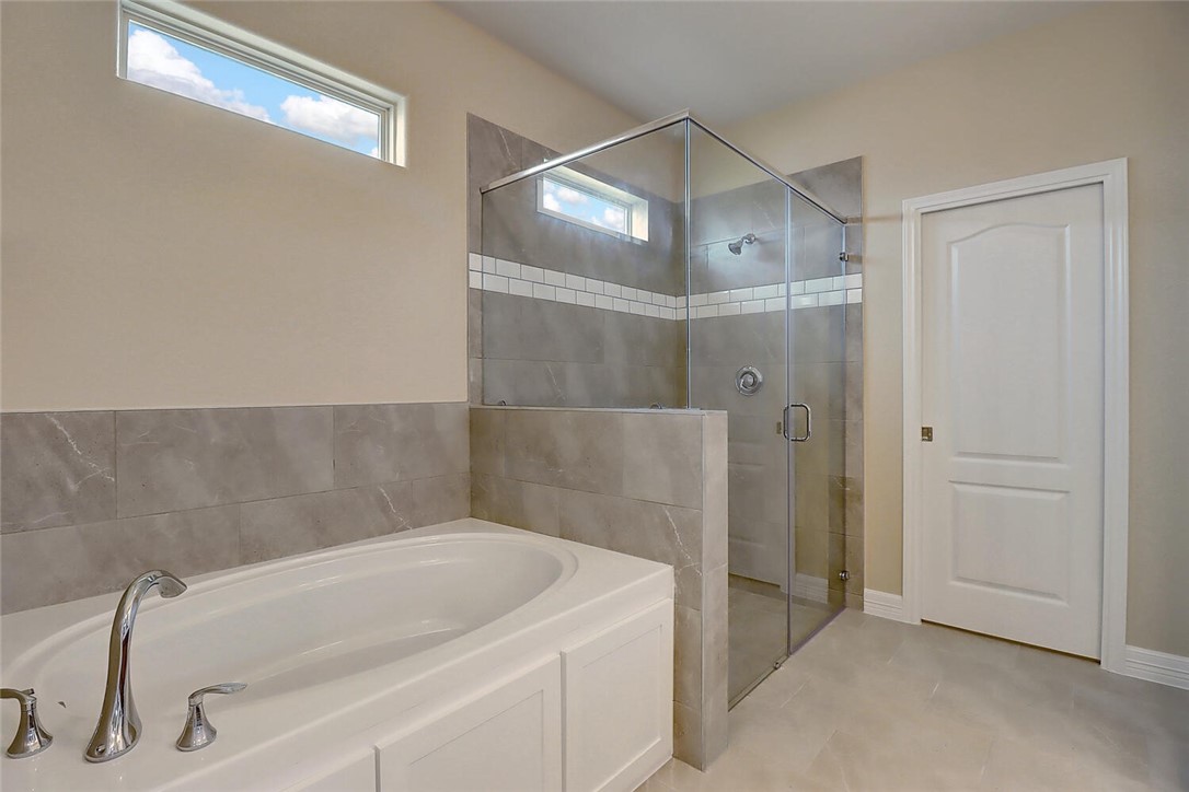 2202 Crystal Bay Dr Property Photo 23