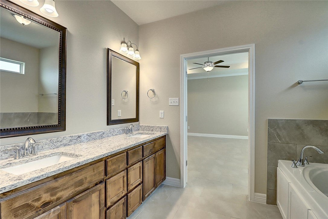 2202 Crystal Bay Dr Property Photo 25