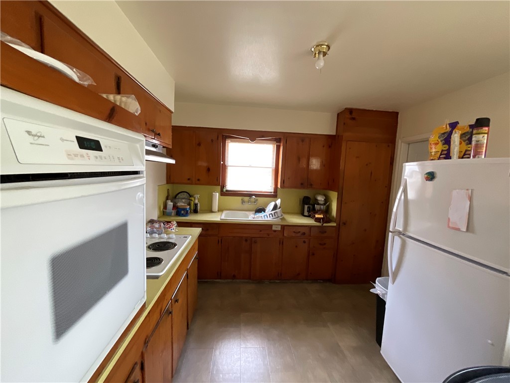 1202 Zarsky Dr Property Photo 4