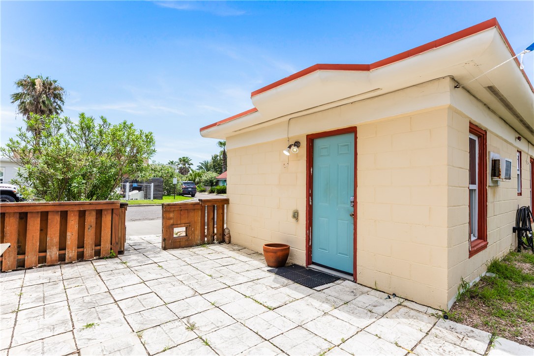 134 N Alister St 6 Property Photo 6