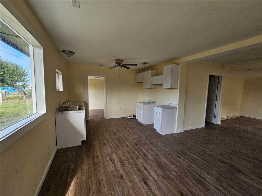 949 Stone St Property Photo 3
