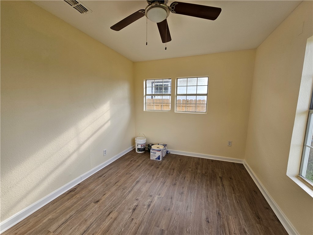 949 Stone St Property Photo 5