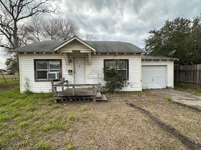 207 N Oneal Ave Property Photo 1