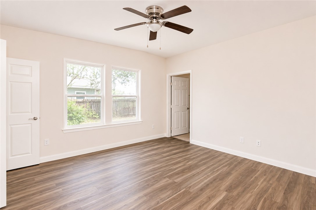 410 Hoover St Property Photo 5