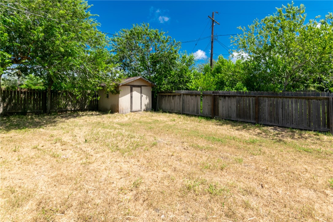 410 Hoover St Property Photo 10