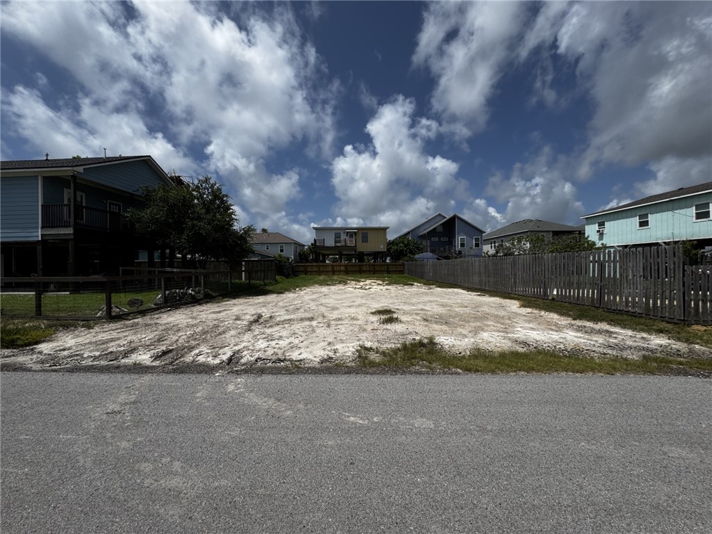 113 Las Palmas Dr Property Photo 1