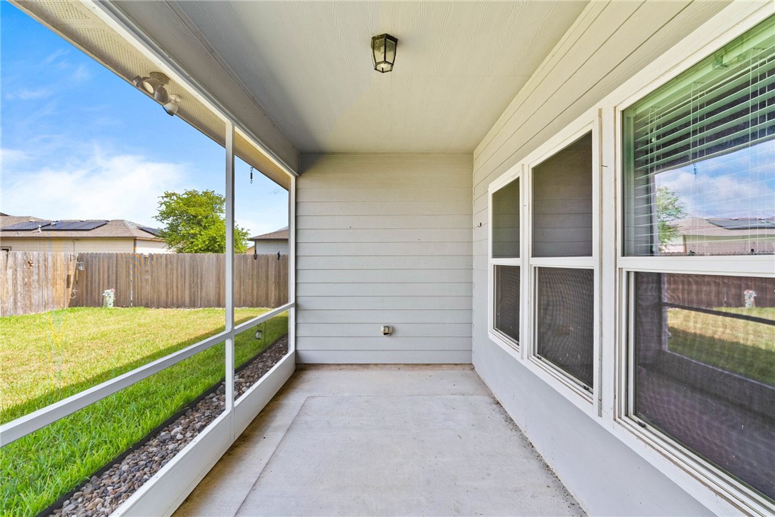 2217 Torrente Dr Property Photo 24