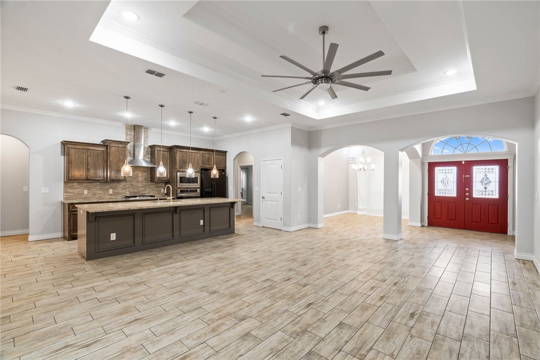 7813 Iron Man Dr Property Photo 2
