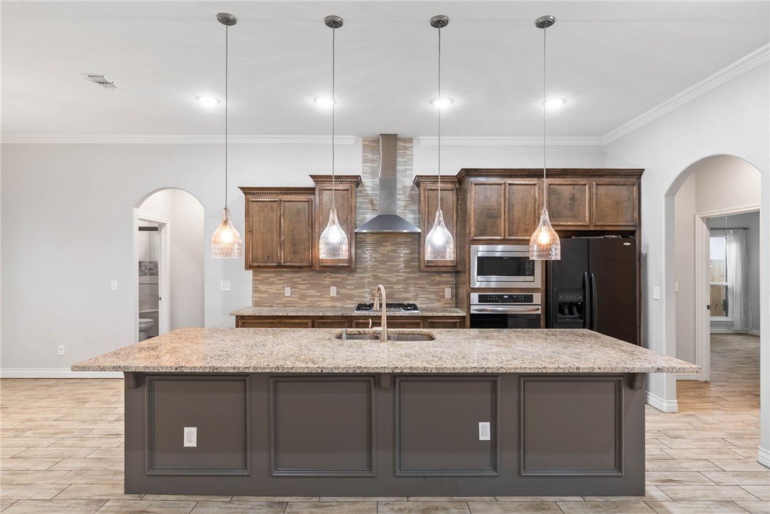 7813 Iron Man Dr Property Photo 3