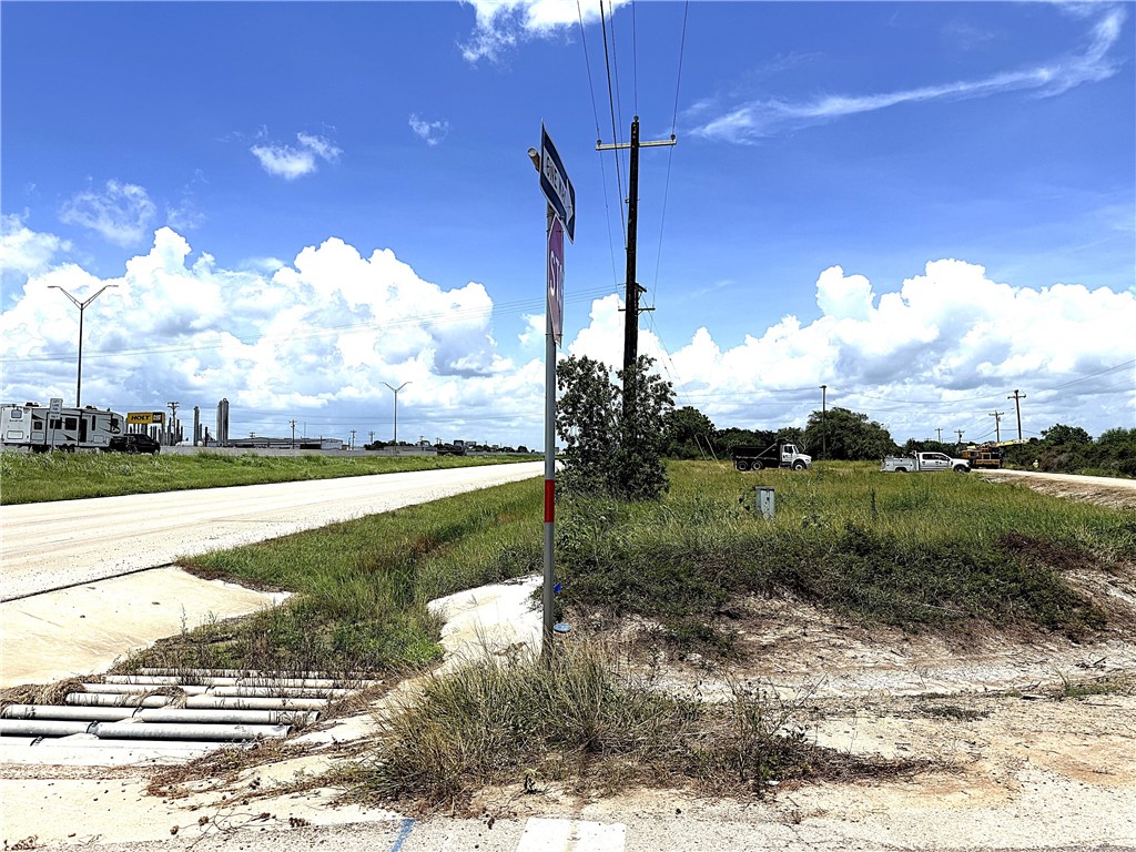 11604 Us Highway 59 N Property Photo 6