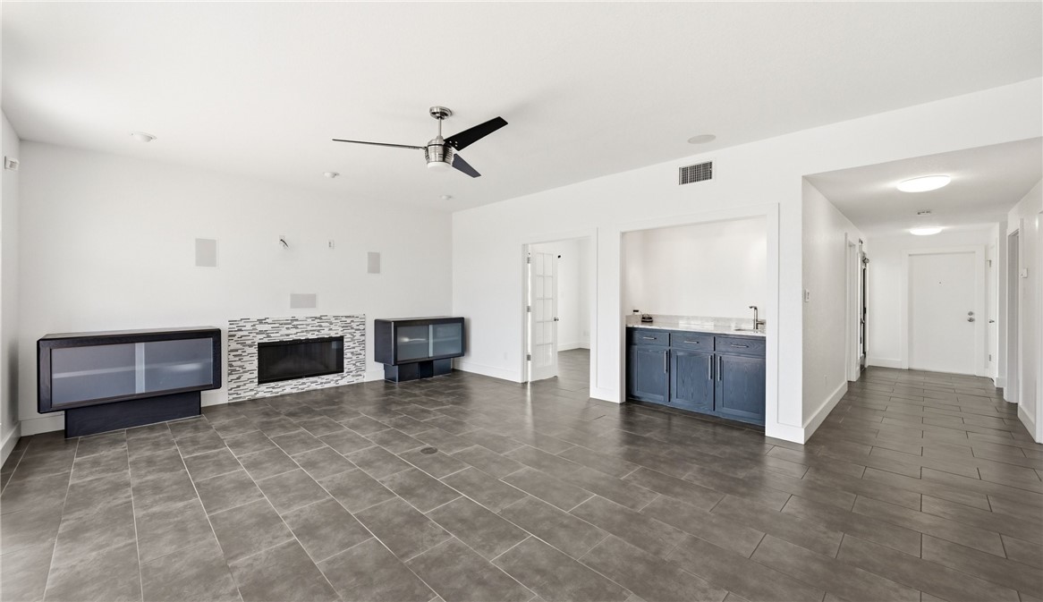 13521 Port Royal Ct Property Photo 6