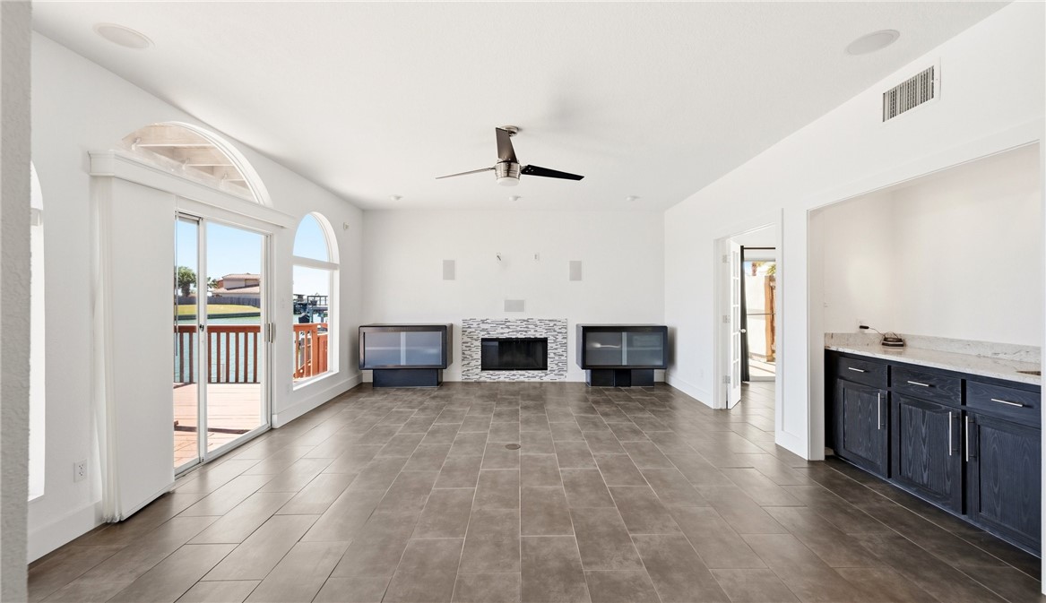 13521 Port Royal Ct Property Photo 8